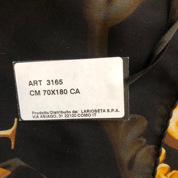 BNWT moschino scarf, large size, 100% silk - Picture 2 of 3